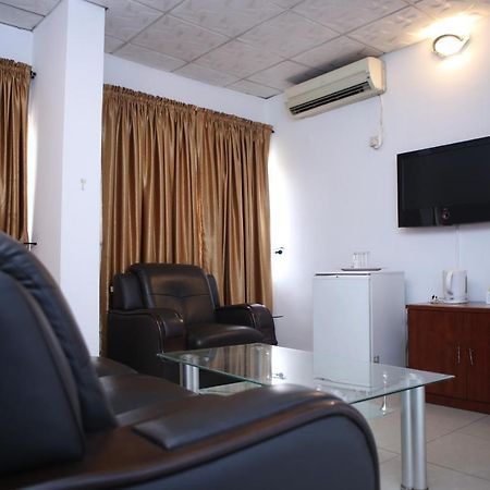 The Habitat Suites International Lagos Exterior photo