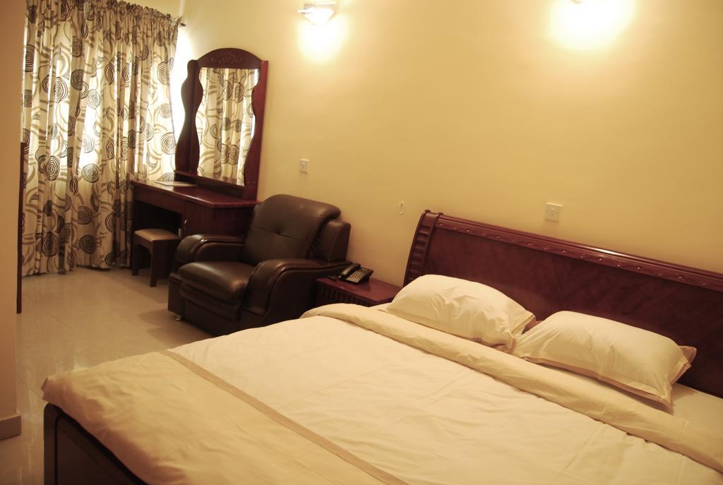 The Habitat Suites International Lagos Exterior photo