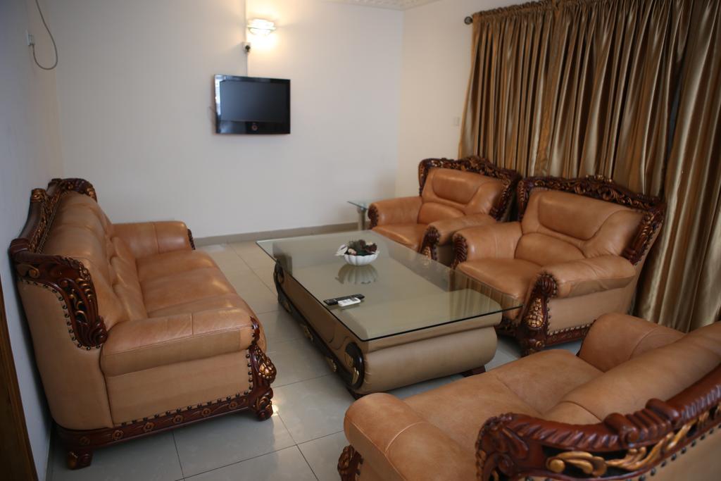 The Habitat Suites International Lagos Exterior photo