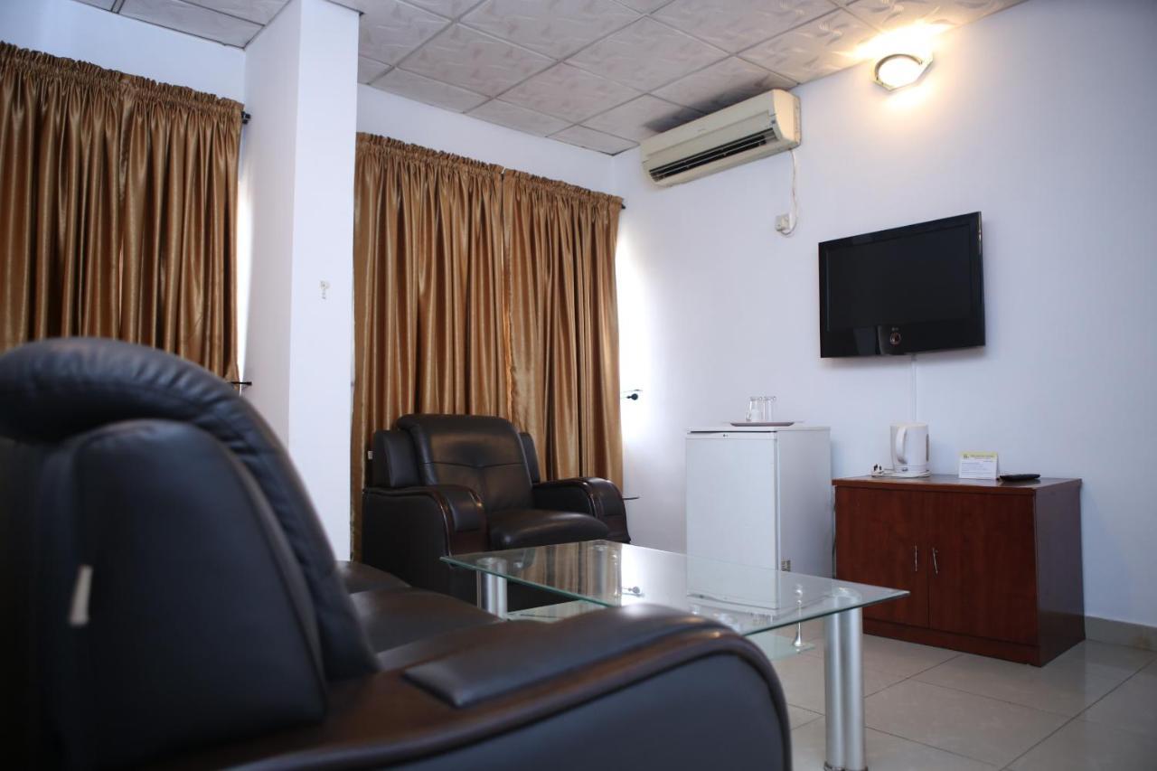 The Habitat Suites International Lagos Exterior photo