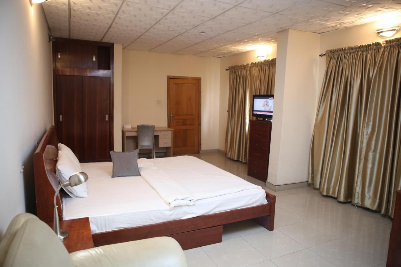 The Habitat Suites International Lagos Exterior photo