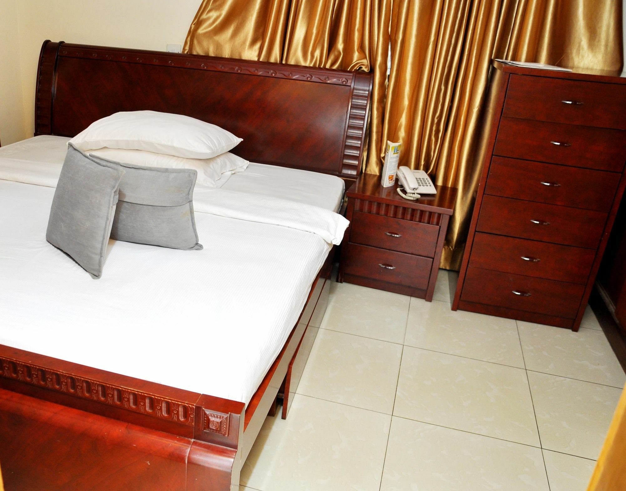 The Habitat Suites International Lagos Exterior photo