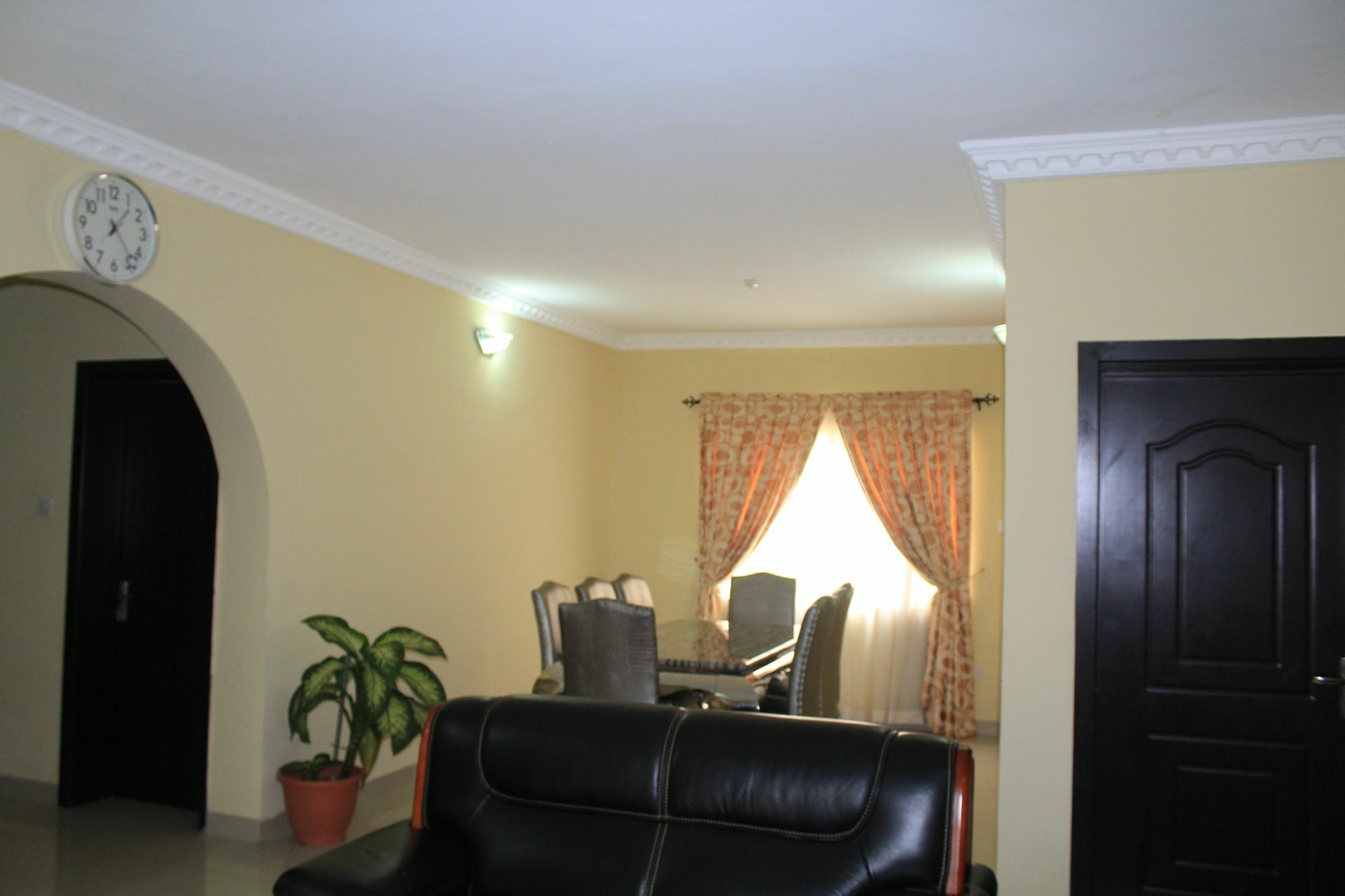 The Habitat Suites International Lagos Exterior photo