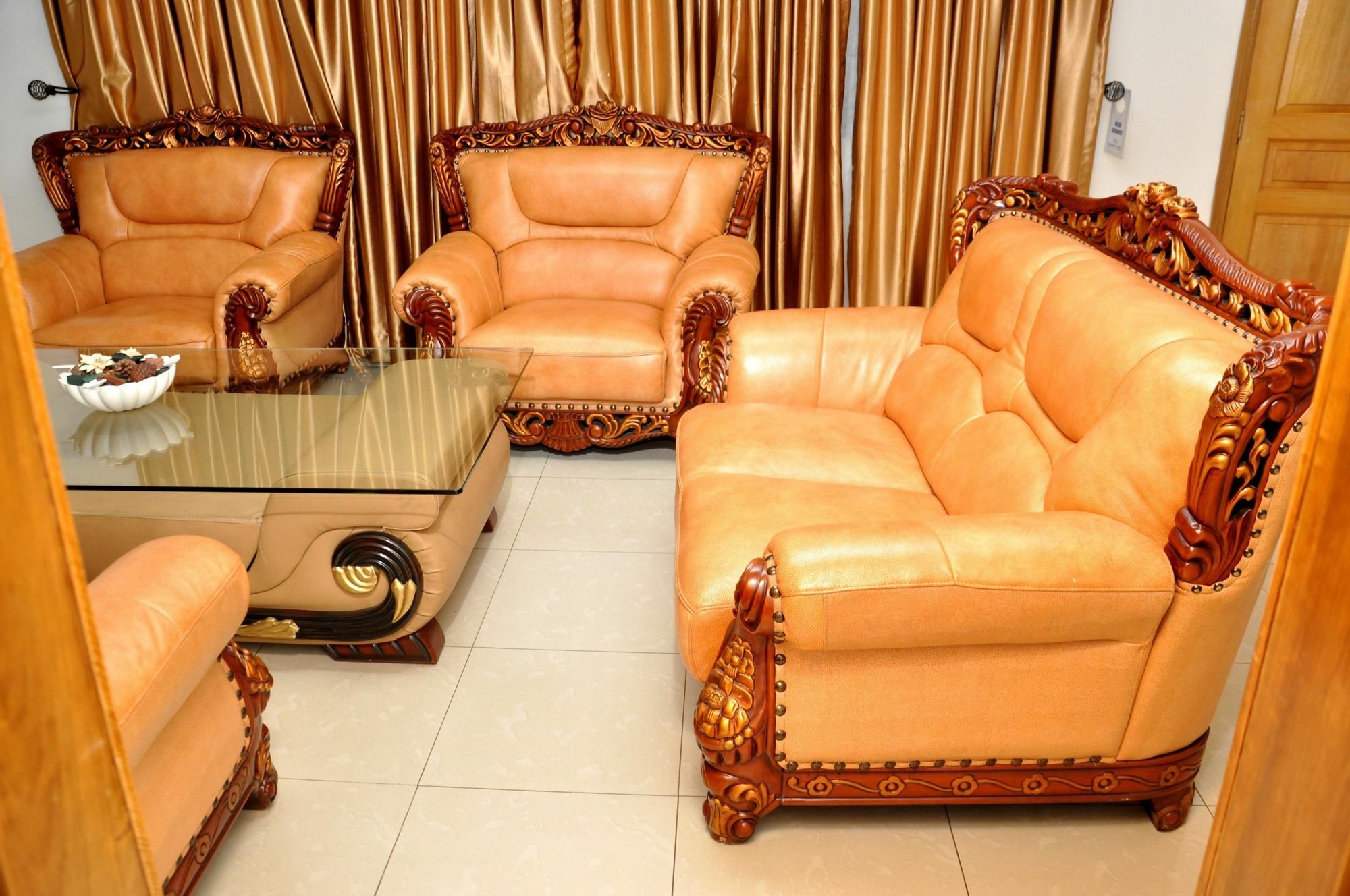 The Habitat Suites International Lagos Exterior photo