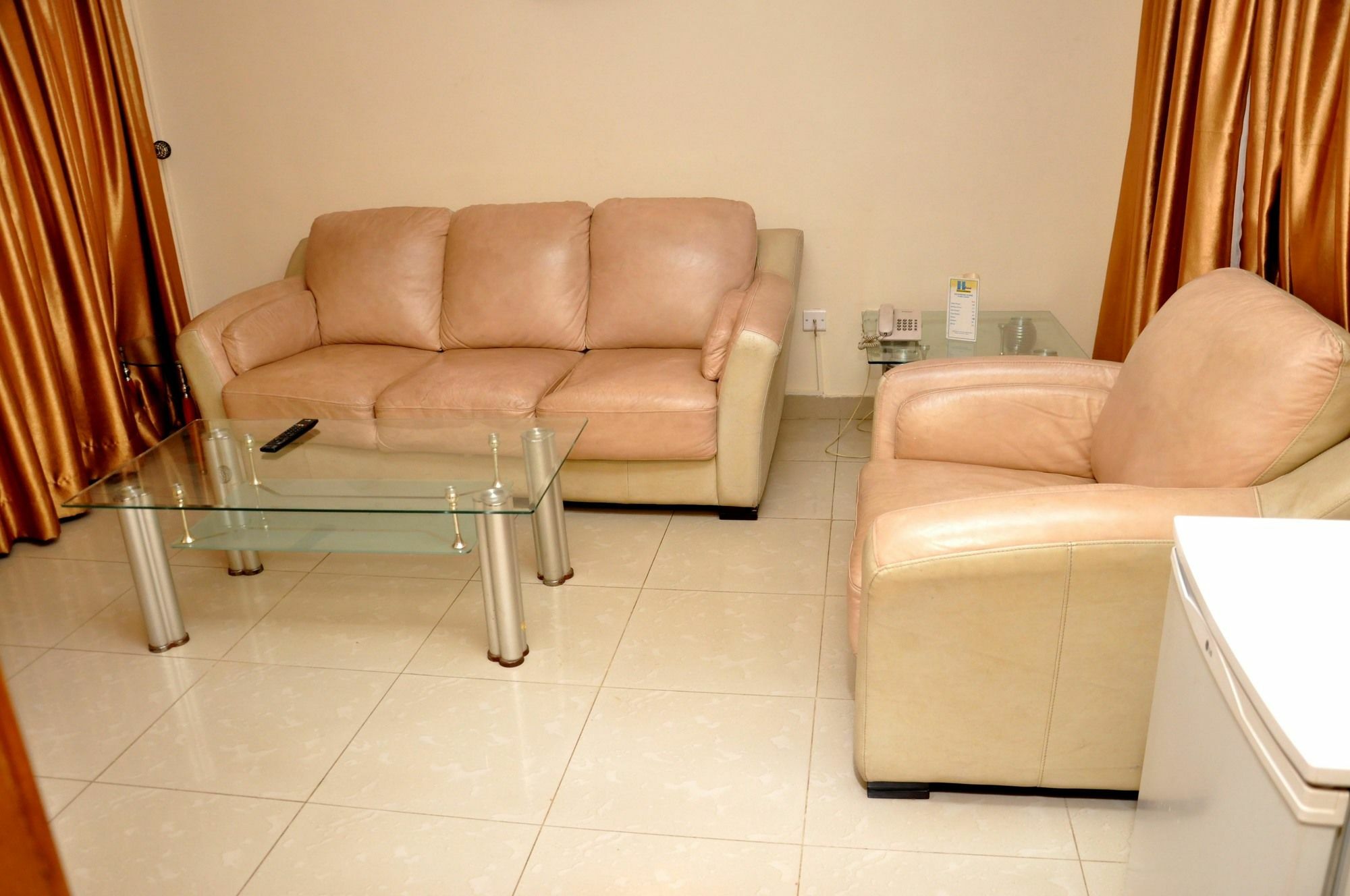 The Habitat Suites International Lagos Exterior photo